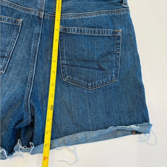 Levi's Women's Blue Jean Shorts size 8 - Picture 4 of 7